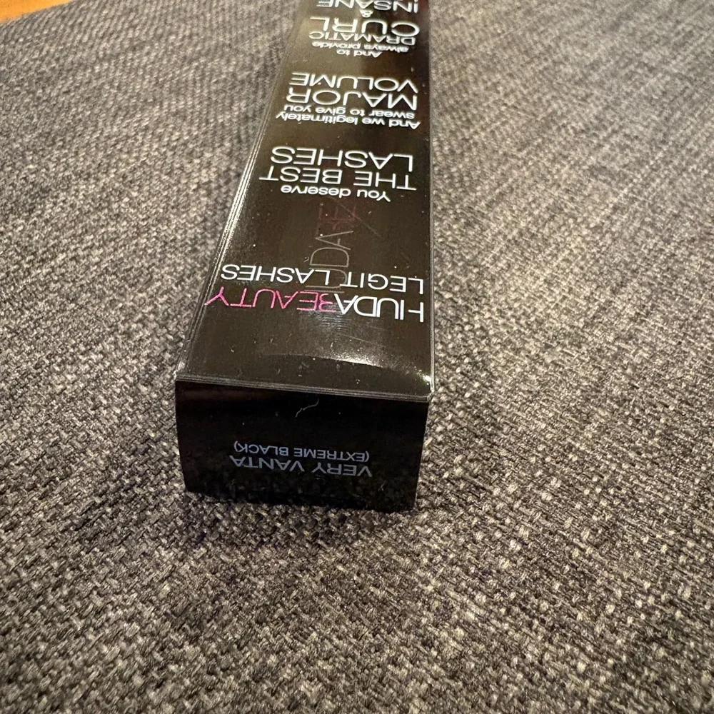 Huda Beauty Legit Lashes Double-Ended Volumizing and Lengthening Mascara NWT